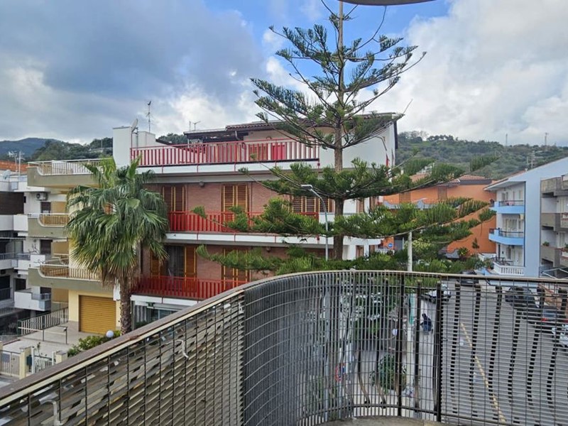 Quadrilocale in Vendita a Sant'Alessio Siculo, 125'000€, 124 m²