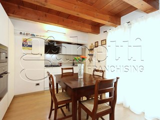 Appartamento in Vendita a Ferrara, 370'000€, 135 m², arredato