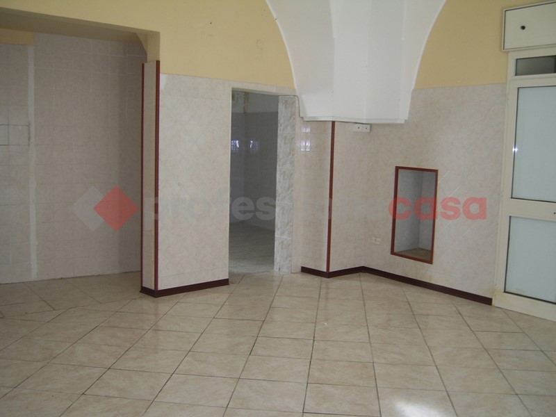 Negozio in Vendita a Sava, 75'000€, 67 m²