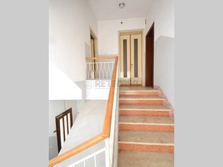 Appartamento in Vendita a Valdagno, zona COMODA AL CENTRO, 65'000€, 157 m²