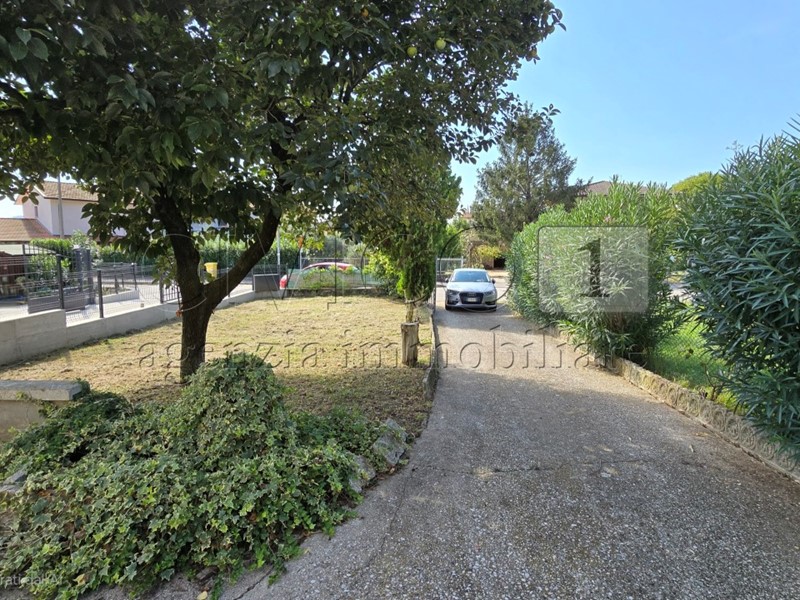 Casa Semi Indipendente in Vendita a Castegnero, 73'000&euro;, 215 m²