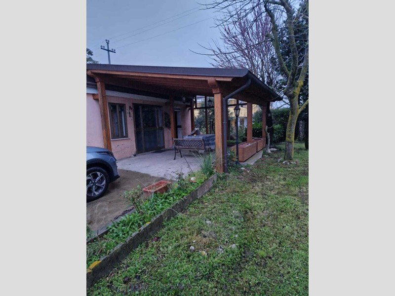 Casa Indipendente in Vendita a Gavello, 69'000€, 182 m²