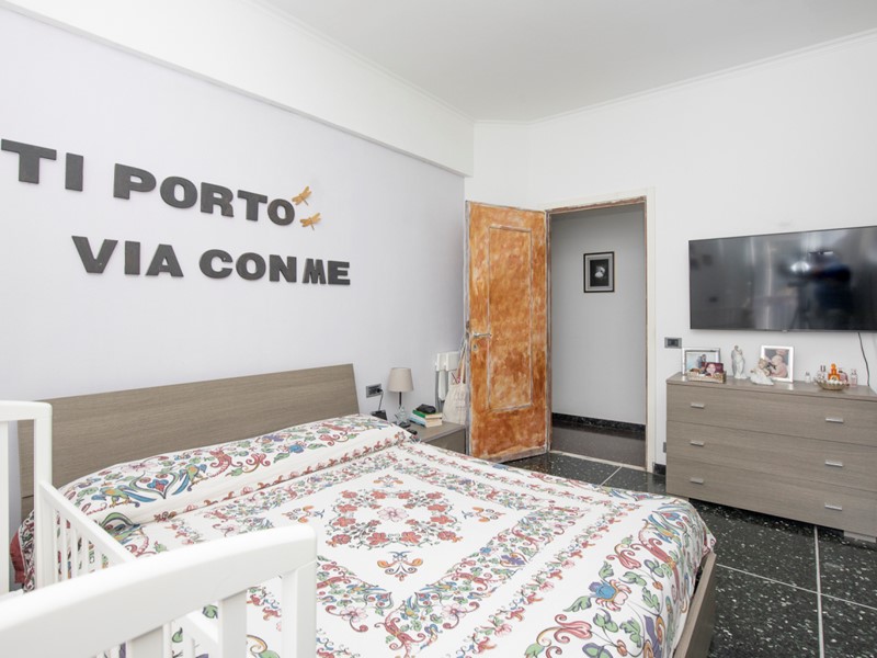 Appartamento in Vendita a Genova, zona Borgoratti, 148'000€, 80 m²