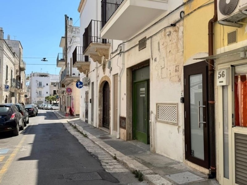 Box in Vendita a Polignano a Mare, 150'000€, 88 m²