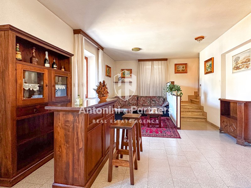 Casa Semi Indipendente in Vendita a Todi, 139'000€, 252 m²