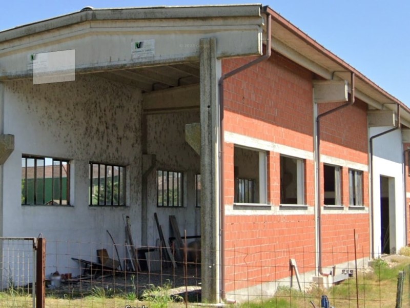 Capannone in Vendita a Villata, 50'000€, 350 m²
