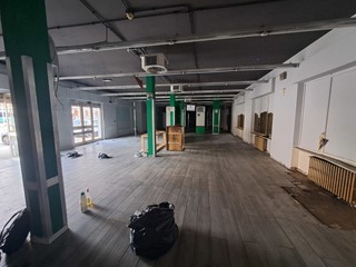 Immobile commerciale in Affitto a Alpignano, 3'500€, 400 m²