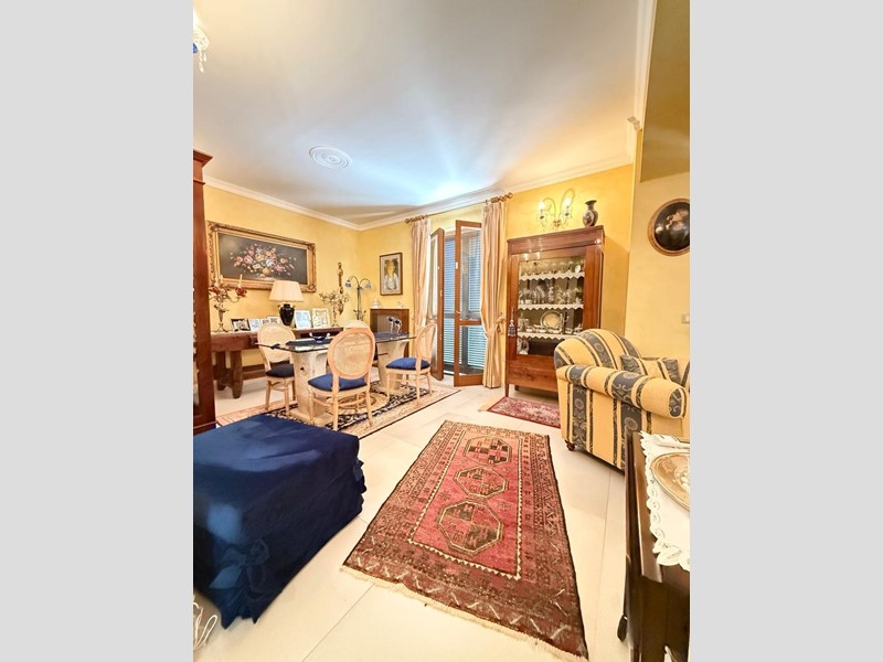 Casa Indipendente in Vendita a Fisciano, 600'000€, 300 m²