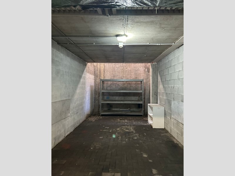 Box in Vendita a Sarzana, 35'000€, 15 m², con Box