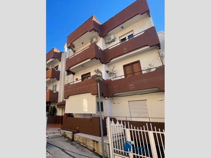 Trilocale in Vendita a Capurso, 145'000€, 100 m²