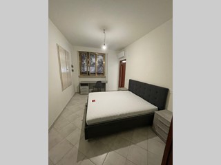 Trilocale in Vendita a Viareggio, 240'000€, 70 m², arredato