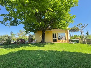 Villa in Vendita a Pisa, zona Putignano Pisano, 580'000€, 200 m², con Box