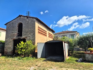 Casale in Vendita a Fucecchio, 70'000€, 95 m²