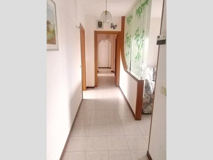 Appartamento in Vendita a Massa, 320'000&euro;, 130 m², con Box