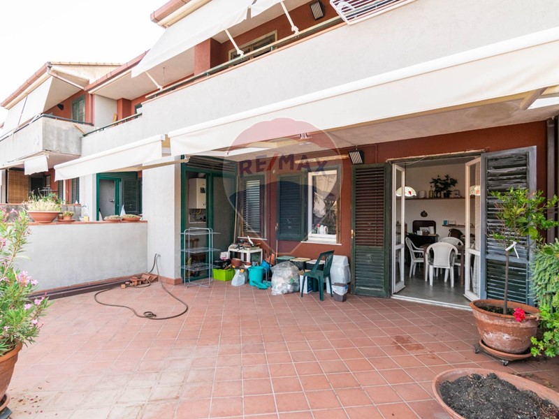 Villetta a schiera in Vendita a Aci Catena, 350'000€, 175 m²