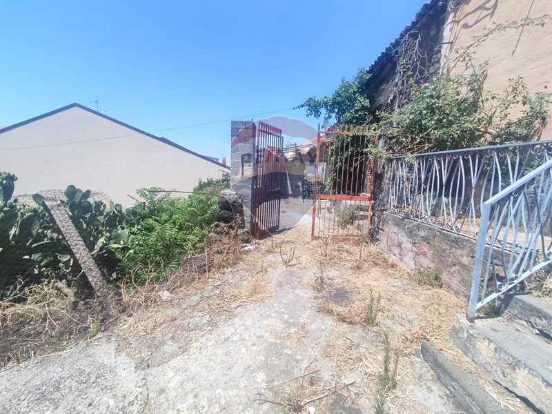 Terreno edificabile in Vendita a Belpasso, 98'000€, 500 m²