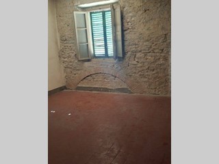 Trilocale in Vendita a Bibbiena, 34'000€, 64 m²