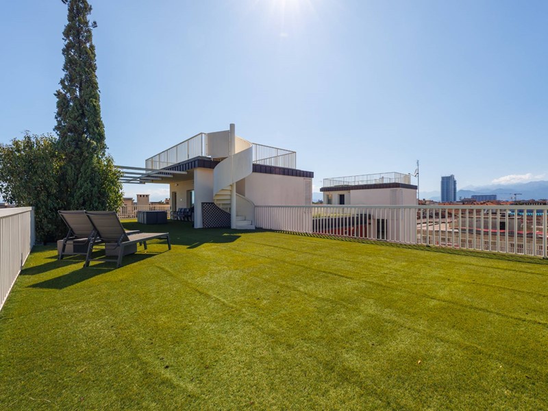 Attico in Affitto a Torino, 9'000€, 244 m²