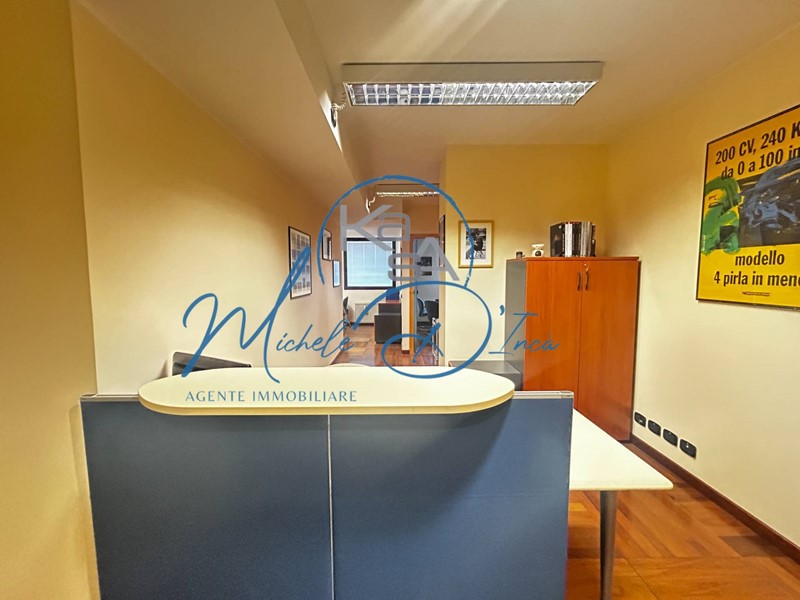 Ufficio in Affitto a Treviso, 900€, 75 m²