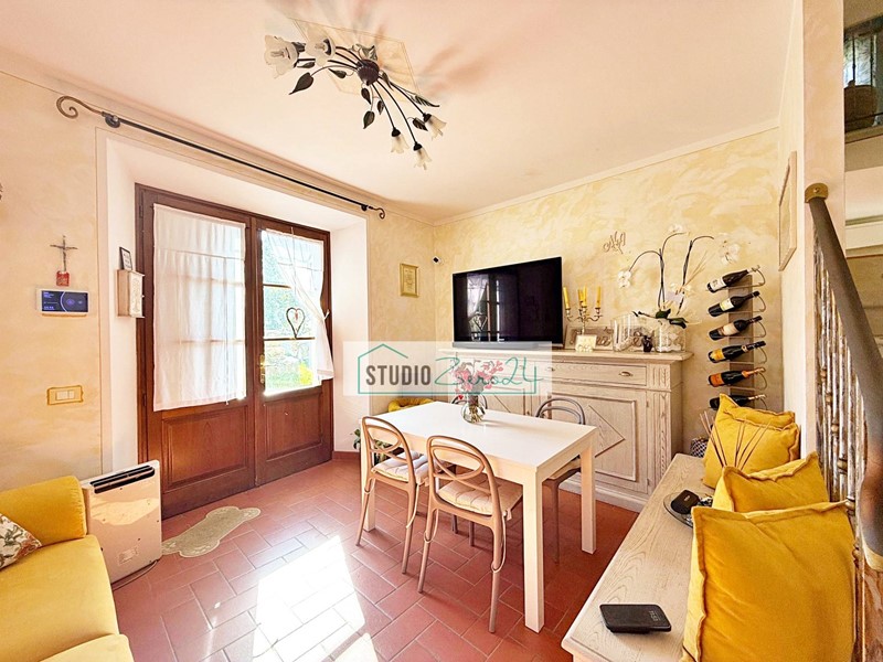 Casa Semi Indipendente in Vendita a Seravezza, 300'000&euro;, 95 m²