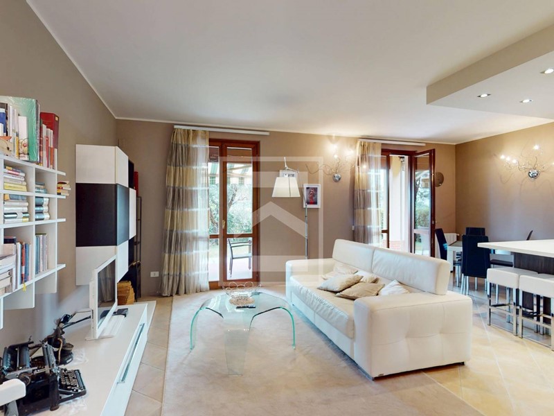 Trilocale in Vendita a Soiano Del Lago, 440'000€, 113 m²