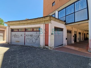 Negozio in Vendita a Roma, 388'694€, 310 m²