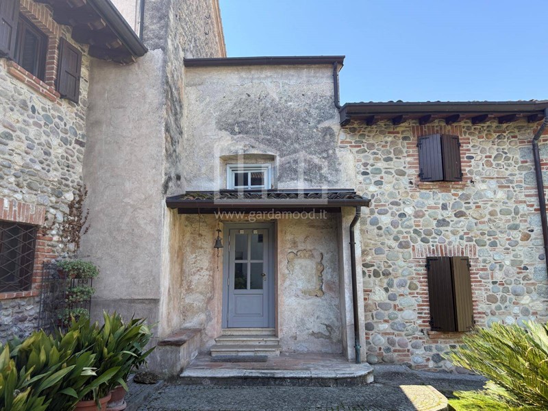 Immobile commerciale in Affitto a Salò, 1'500€, 70 m²