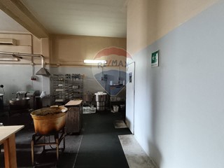 Laboratorio in Vendita a Paternò, 15'000€, 80 m²