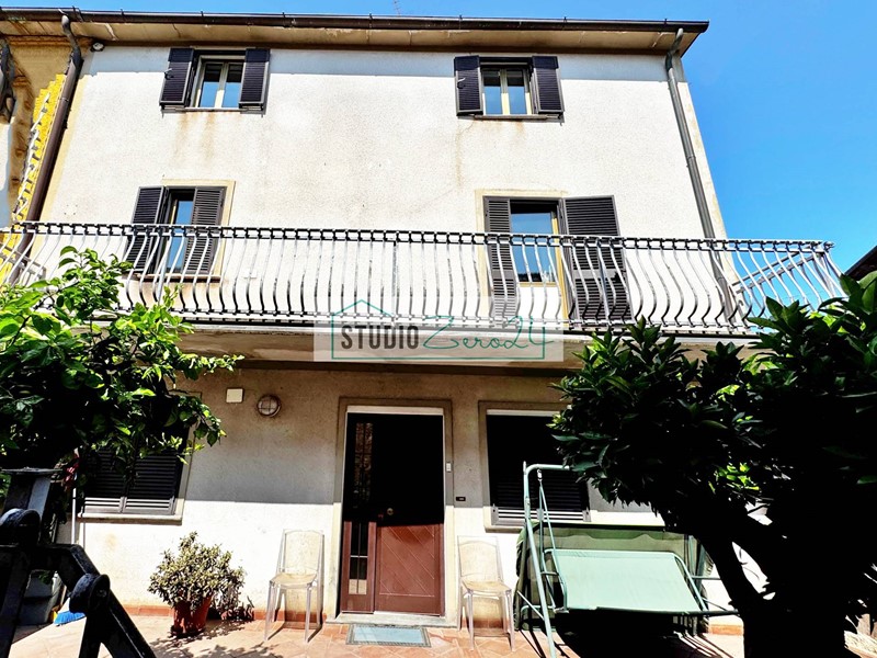 Casa Semi Indipendente in Vendita a Pietrasanta, 290'000€, 145 m²