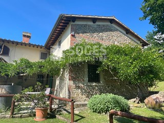 Rustico in Vendita a Reggello, 350'000€, 170 m²