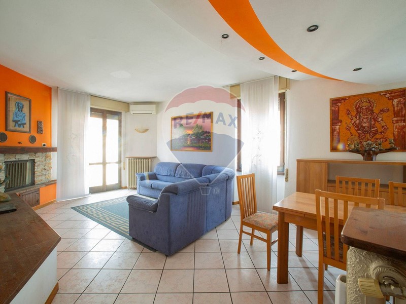 Quadrilocale in Vendita a Costa Volpino, 139'000€, 274 m²