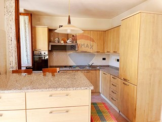 Quadrilocale in Vendita a Cremeno, 230'000€, 180 m²