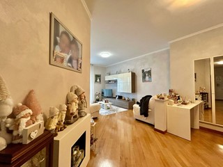 Trilocale in Vendita a Desio, 230'000€, 105 m²