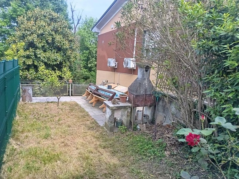 Villa in Vendita a Cermenate, 235'000€, 200 m²