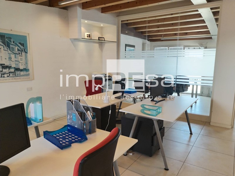 Ufficio in Affitto a Istrana, 950€, 110 m²