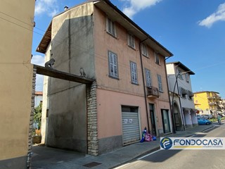 Quadrilocale in Vendita a Grumello del Monte, 49'900€, 95 m²