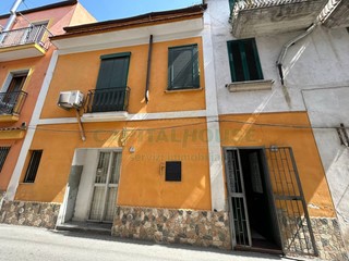 Casa Semi Indipendente in Vendita a Mercato San Severino, 69'000&euro;, 95 m²