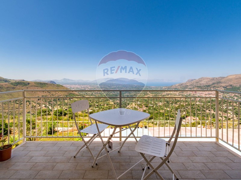 Appartamento in Vendita a Montelepre, 980'000€, 420 m²