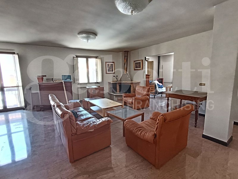 Appartamento in Vendita a Alfedena, 220'000€, 176 m²