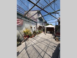 Villetta a schiera in Vendita a Caneva, 90'000€, 153 m², con Box