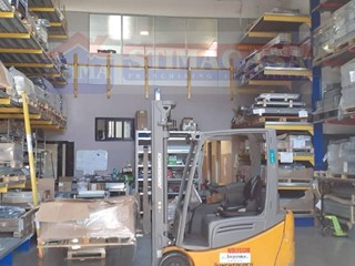 Capannone in Affitto a Casoria, 2'000€, 220 m²