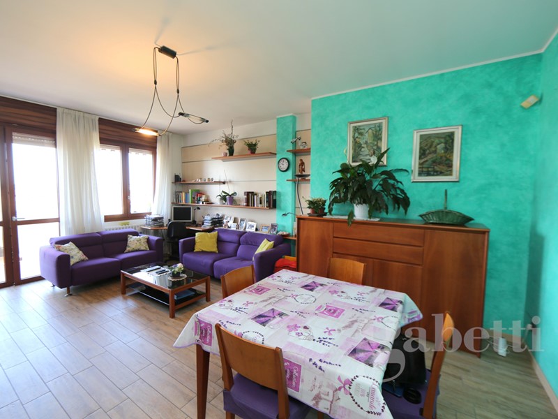 Trilocale in Vendita a Gallarate, 175'000€, 120 m²