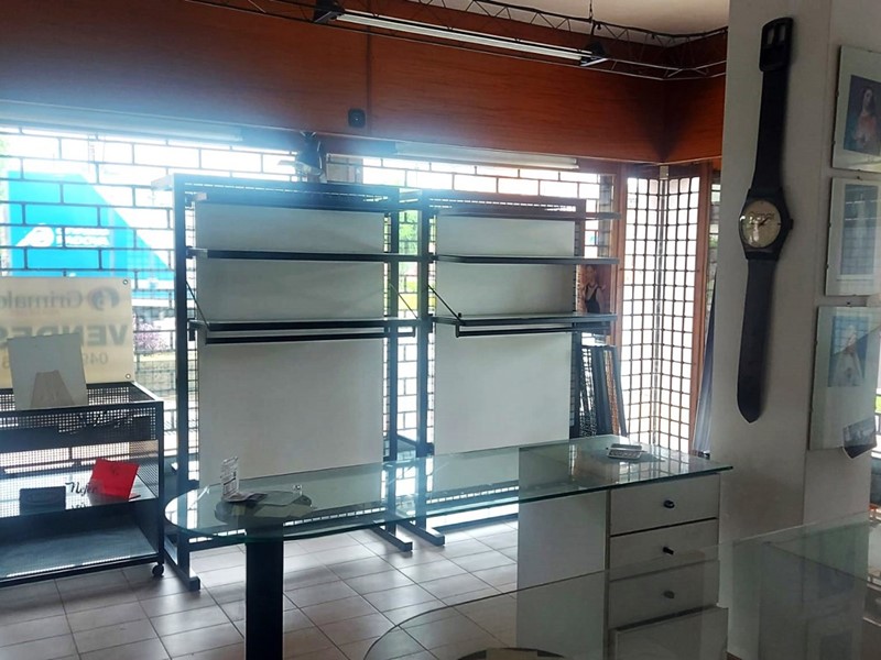 Negozio in Vendita a Cadoneghe, 300'000€, 170 m², arredato