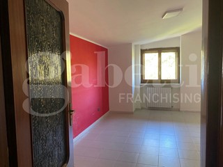 Quadrilocale in Affitto a Apollosa, 380&euro;, 115 m²