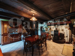 Appartamento in Vendita a San Pietro Val Lemina, 69'000€, 100 m²