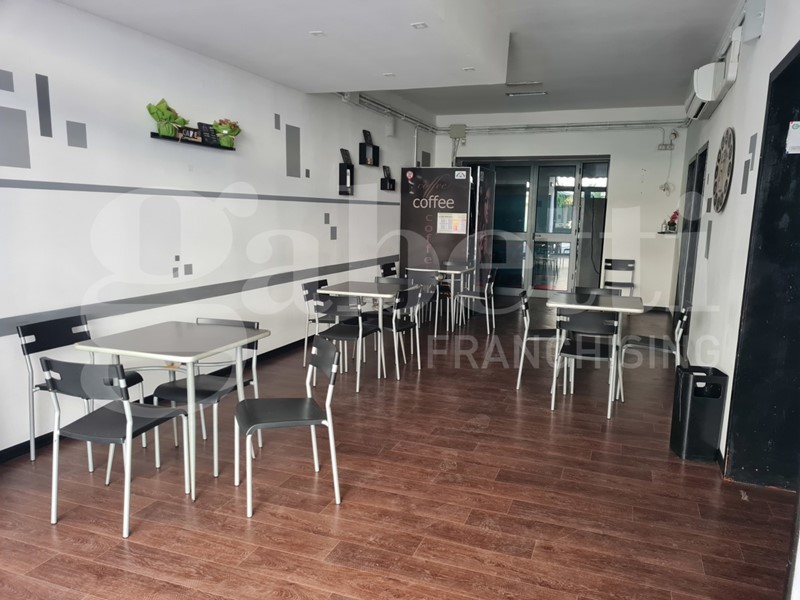 Negozio in Affitto a Oristano, 1'300€, 250 m²