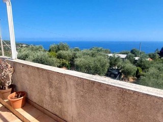 Trilocale in Vendita a Imperia, zona Poggi, 125'000€, 85 m², con Box