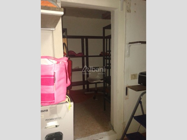 Capannone in Vendita a Vezzano Ligure, zona Prati, 185'000€, 195 m²