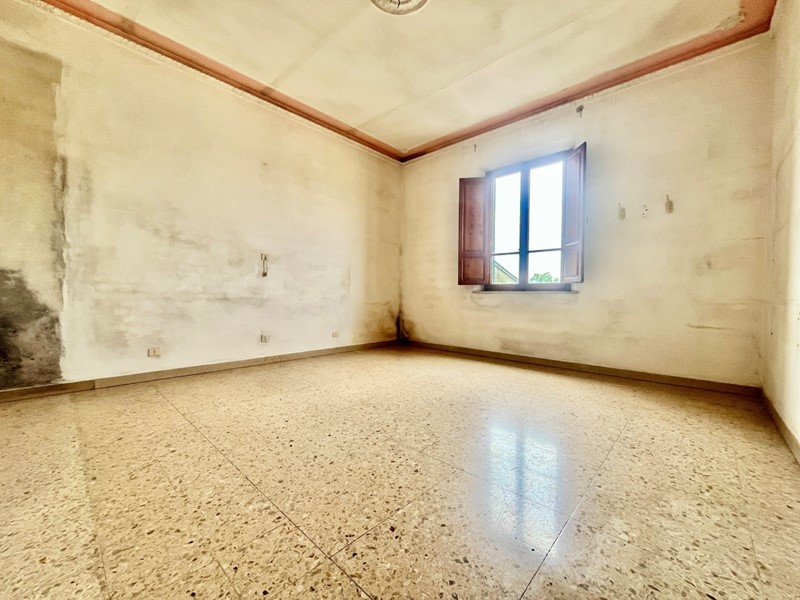 Quadrilocale in Vendita a Pontedera, zona Pietroconti, 125'000€, 120 m²
