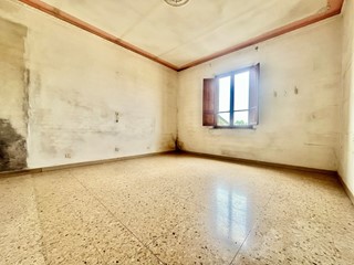 Quadrilocale in Vendita a Pontedera, zona Pietroconti, 125'000€, 120 m²